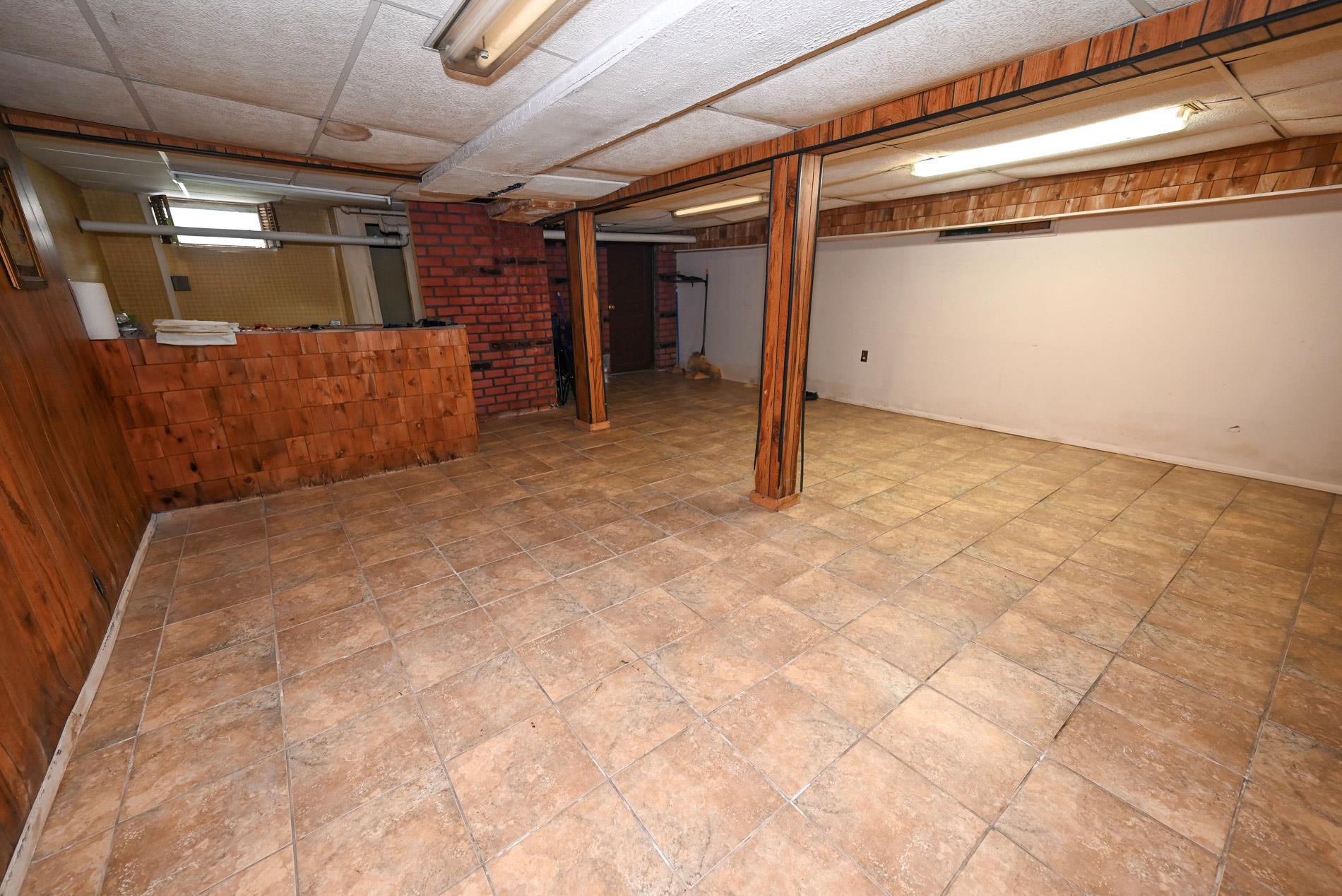 Single Family 61st  Queens, NY 11378, MLS-875908-32