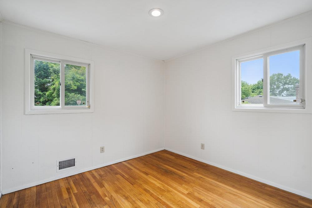 Single Family Erie  Nassau County, NY 11753, MLS-875928-32