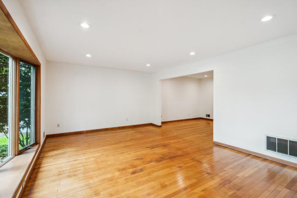 Single Family Erie  Nassau County, NY 11753, MLS-875928-8