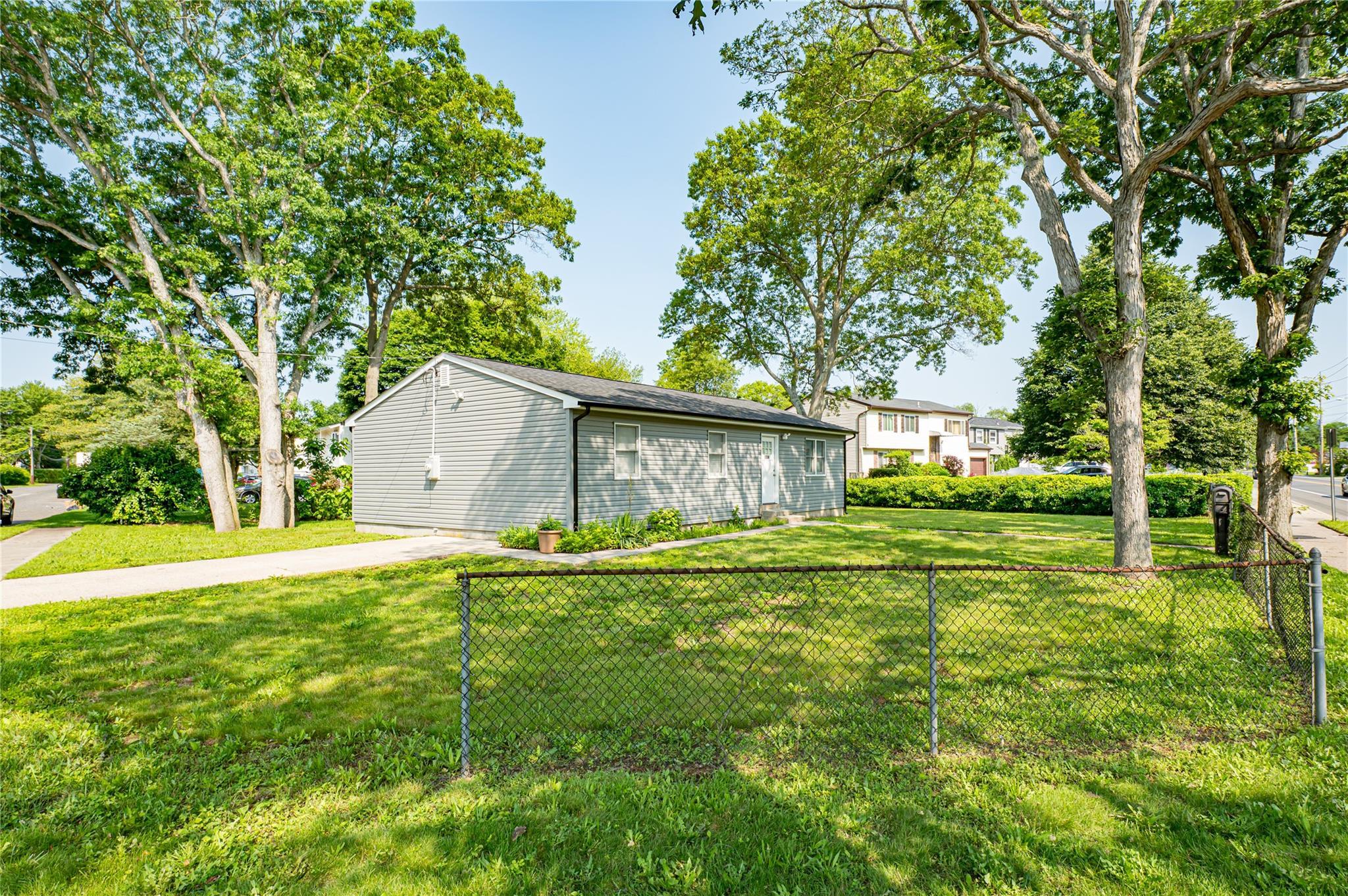 Single Family Islip  Suffolk County, NY 11717, MLS-875941-17