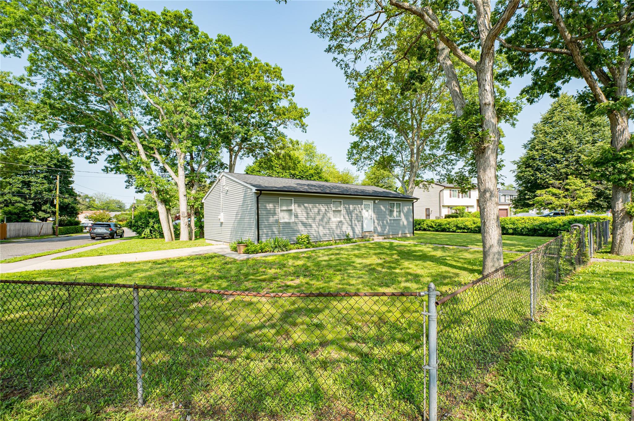 Single Family Islip  Suffolk County, NY 11717, MLS-875941-2