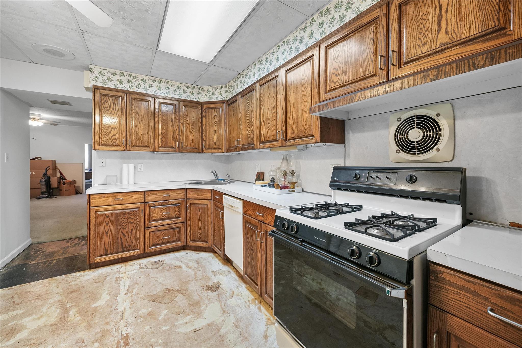 Single Family Colonial  Bronx, NY 10461, MLS-875942-12