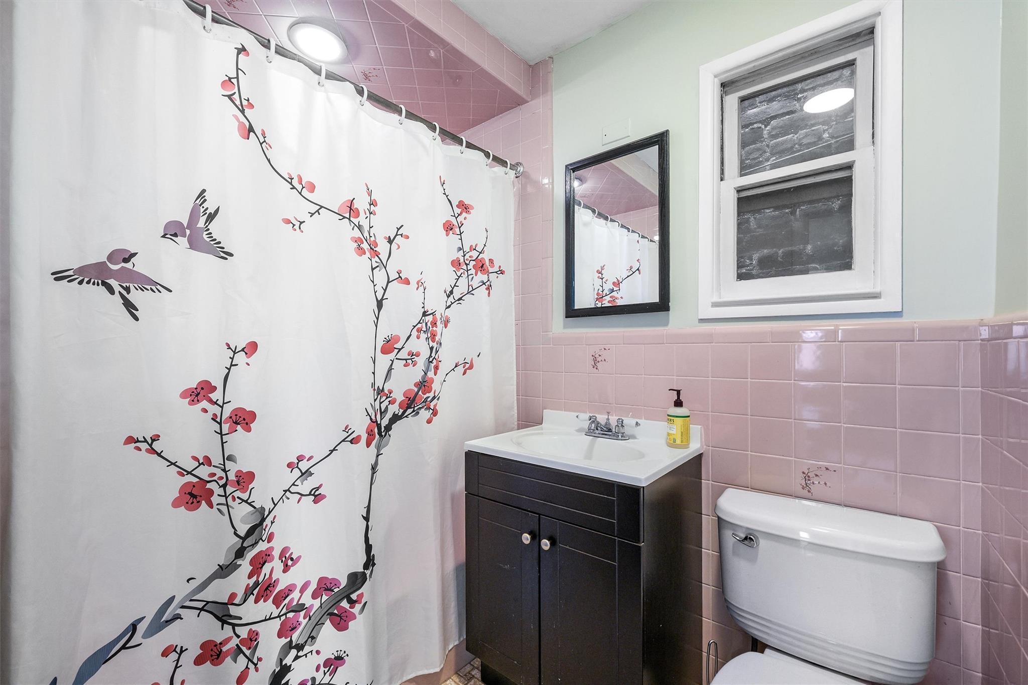 Single Family Colonial  Bronx, NY 10461, MLS-875942-26