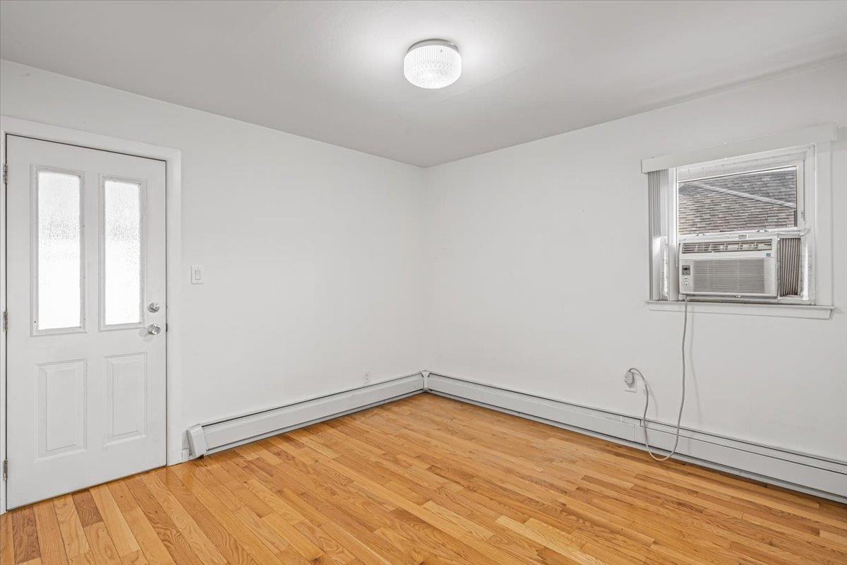 Single Family Little Neck Pkwy  Queens, NY 11004, MLS-875971-14