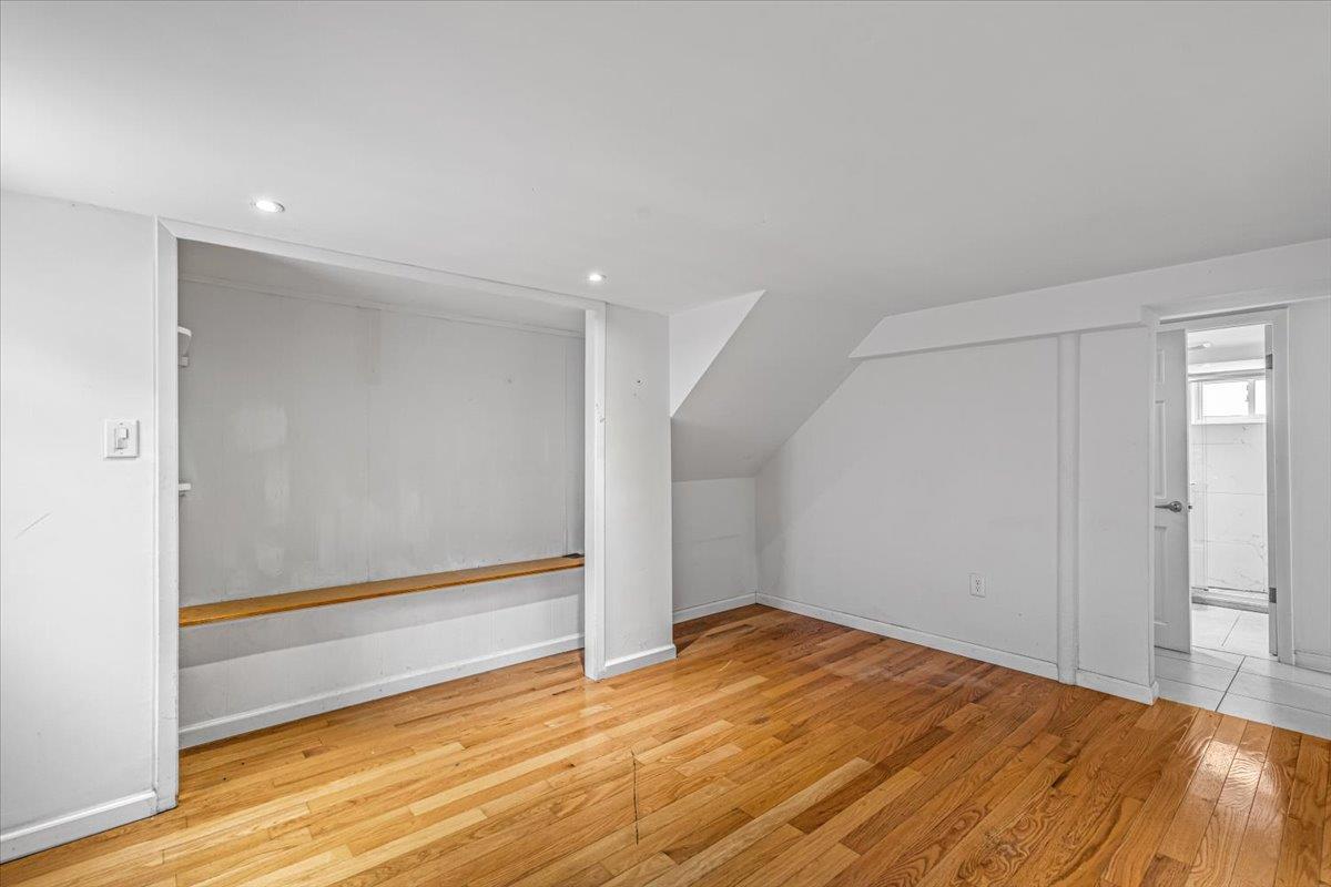 Single Family Little Neck Pkwy  Queens, NY 11004, MLS-875971-18