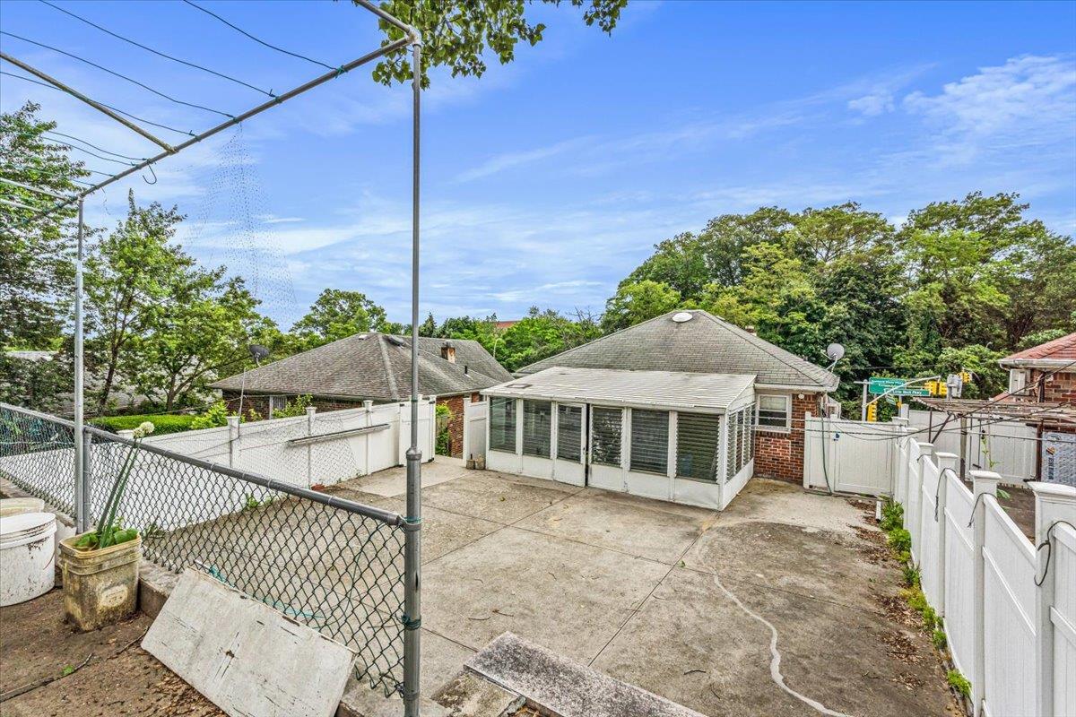 Single Family Little Neck Pkwy  Queens, NY 11004, MLS-875971-24