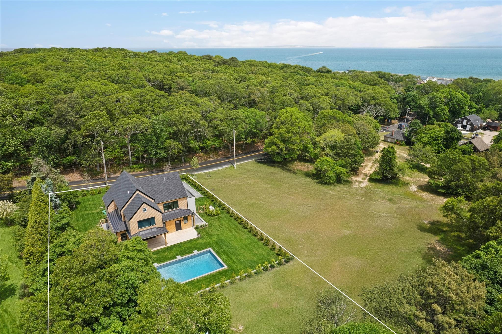 Single Family Newtown  Suffolk County, NY 11946, MLS-876003-19