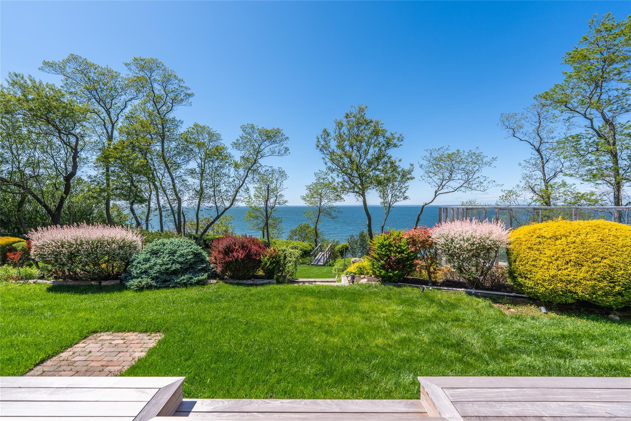 Single Family Hillcrest  Suffolk County, NY 11957, MLS-876008-10