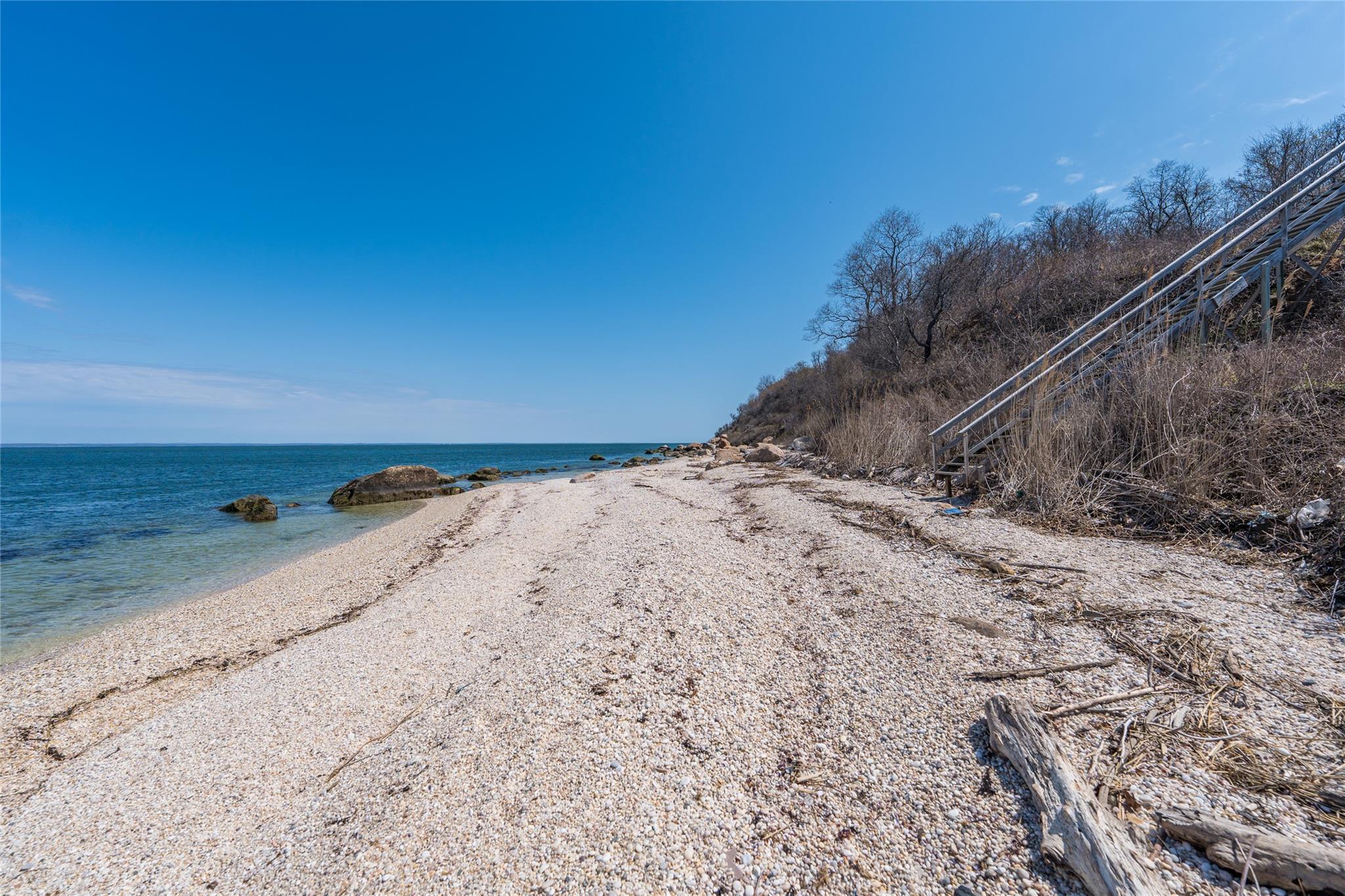 Single Family Hillcrest  Suffolk County, NY 11957, MLS-876008-9