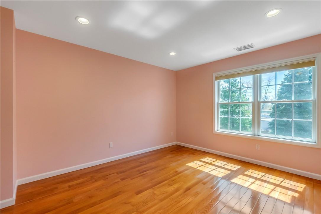 Condo Half Moon Bay  Westchester County, NY 10520, MLS-876026-9