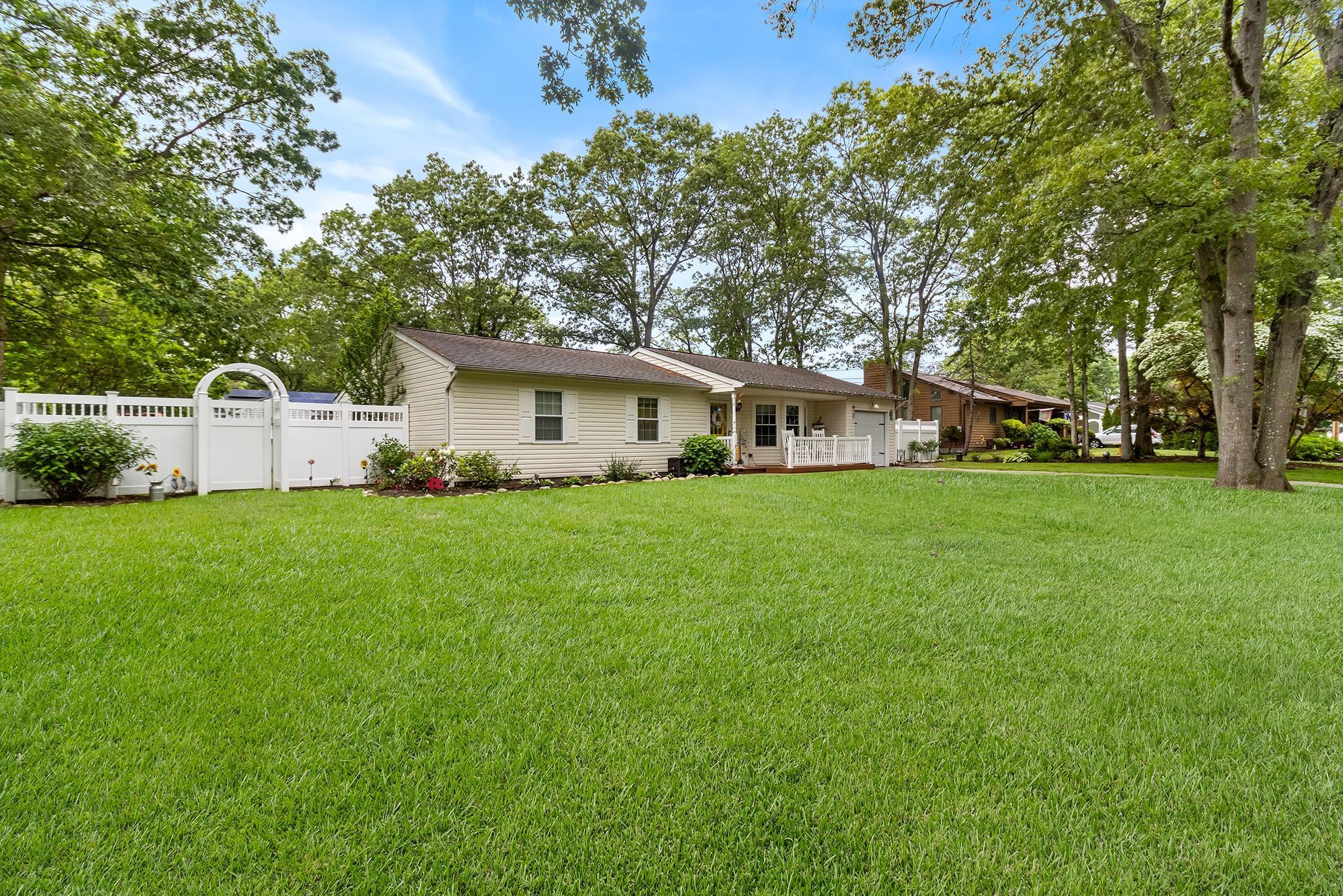 Single Family Lowell  Suffolk County, NY 11742, MLS-876034-2