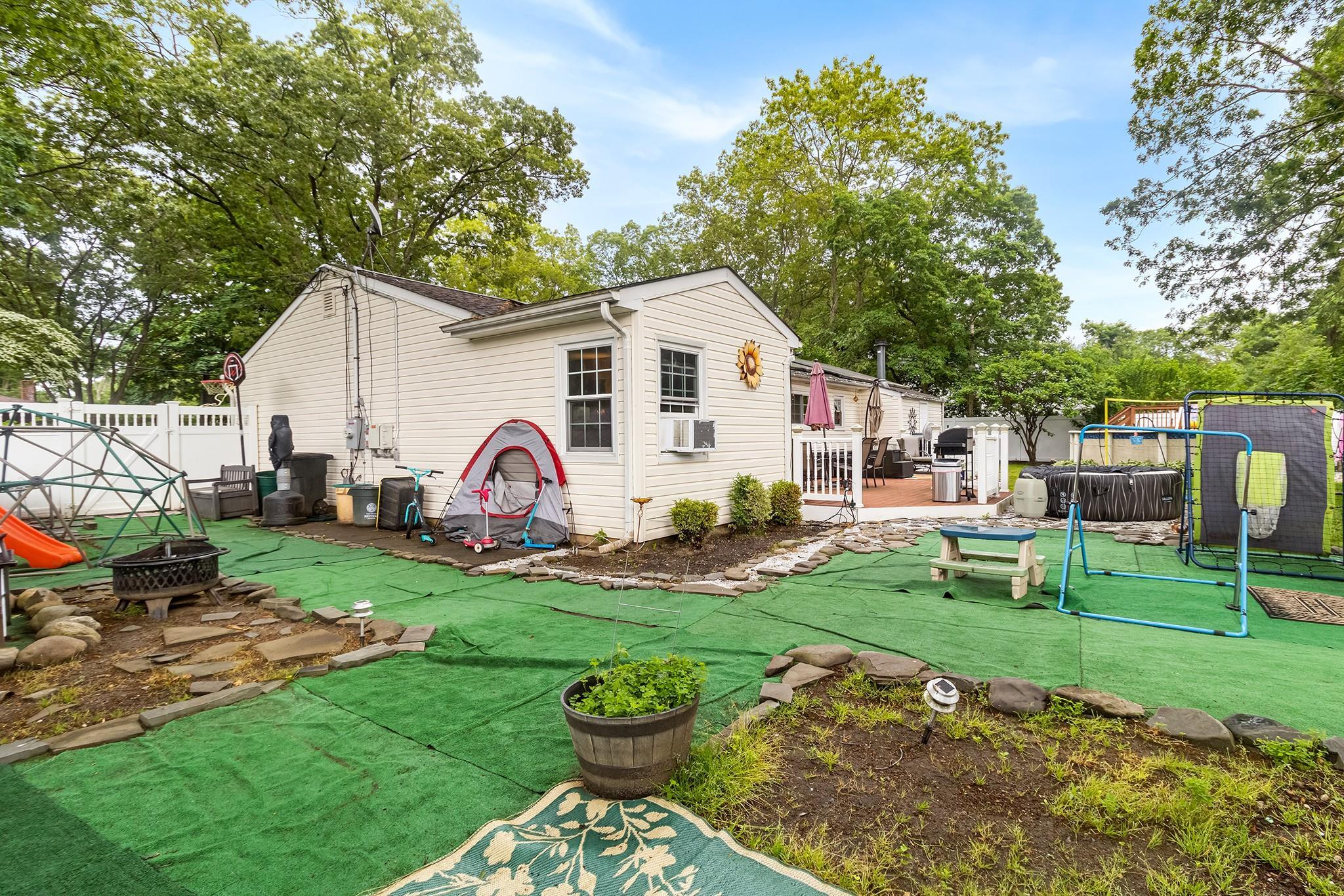 Single Family Lowell  Suffolk County, NY 11742, MLS-876034-25