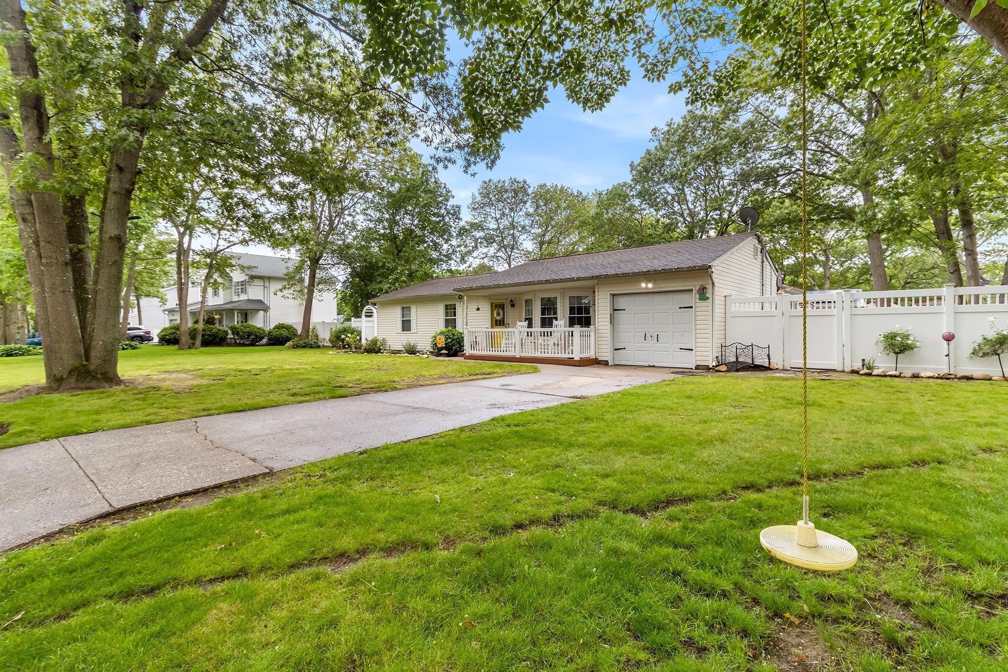 Single Family Lowell  Suffolk County, NY 11742, MLS-876034-3