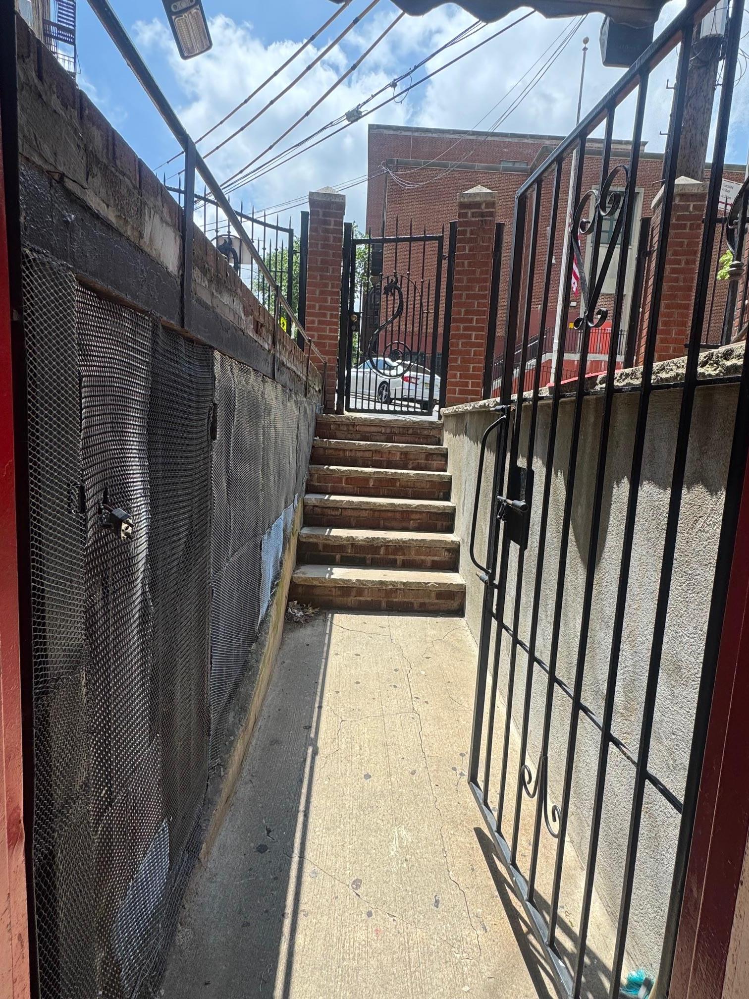 Single Family Palisade  Bronx, NY 10453, MLS-876041-2