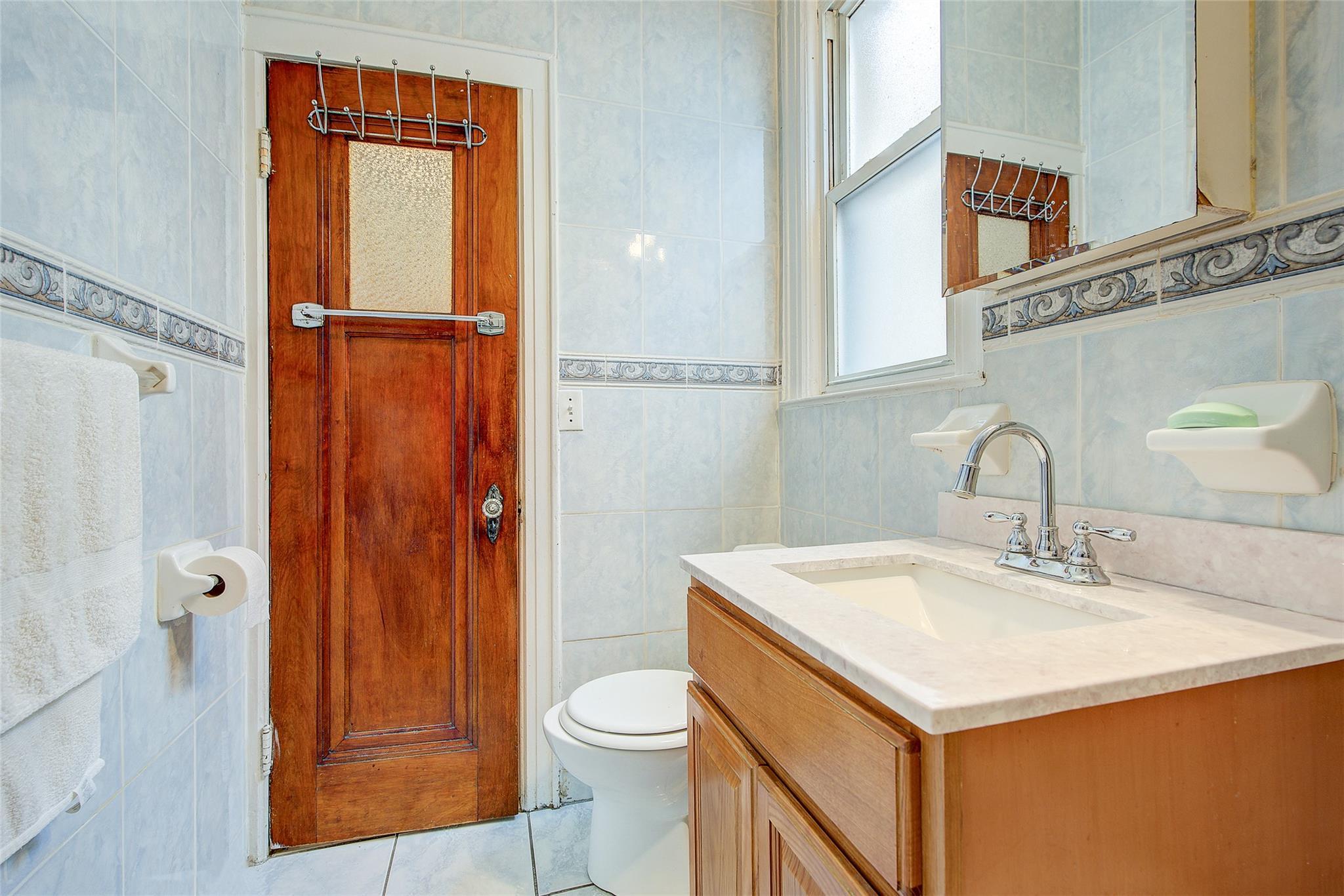 Single Family 68th  Queens, NY 11378, MLS-876043-27