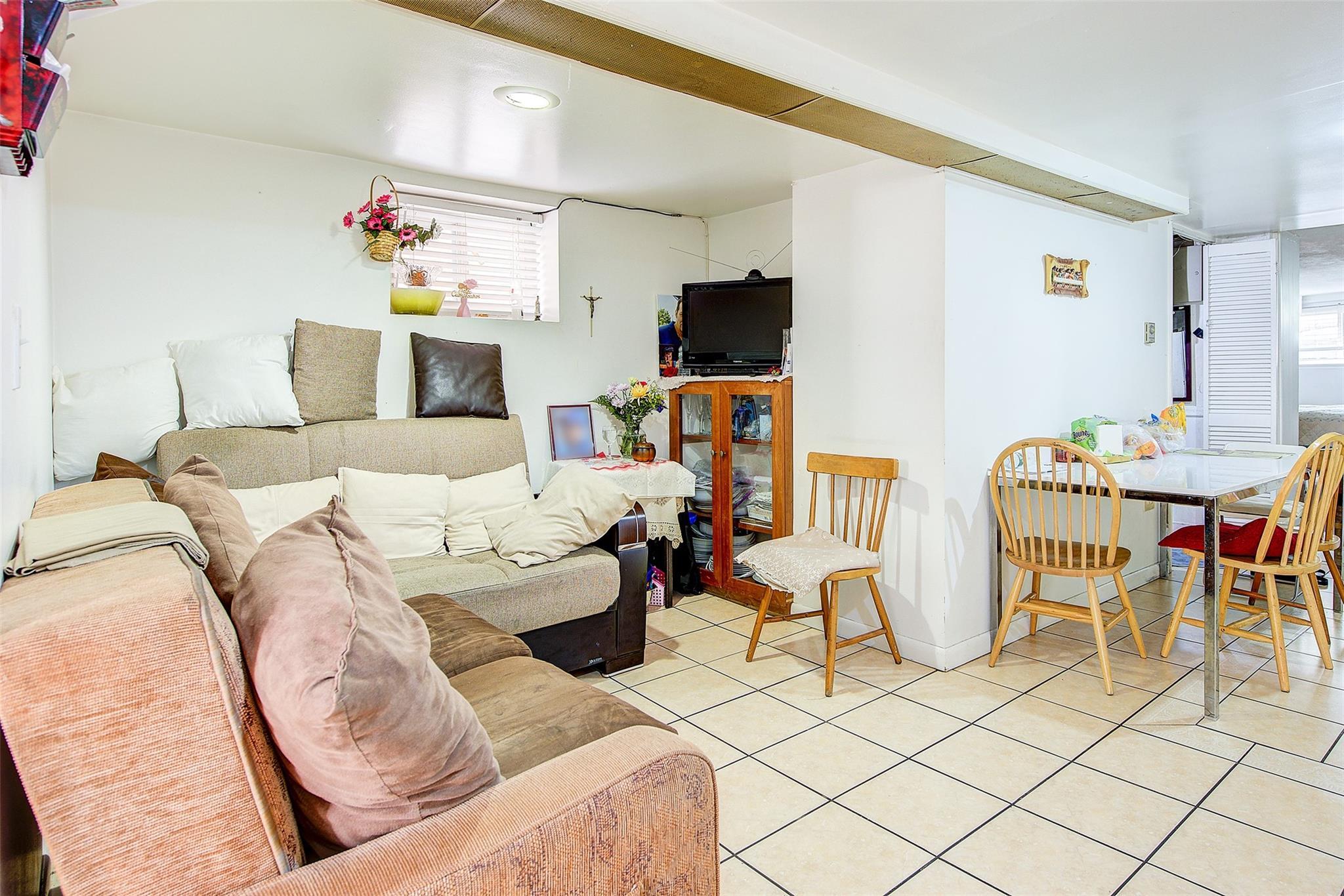 Single Family 68th  Queens, NY 11378, MLS-876043-30