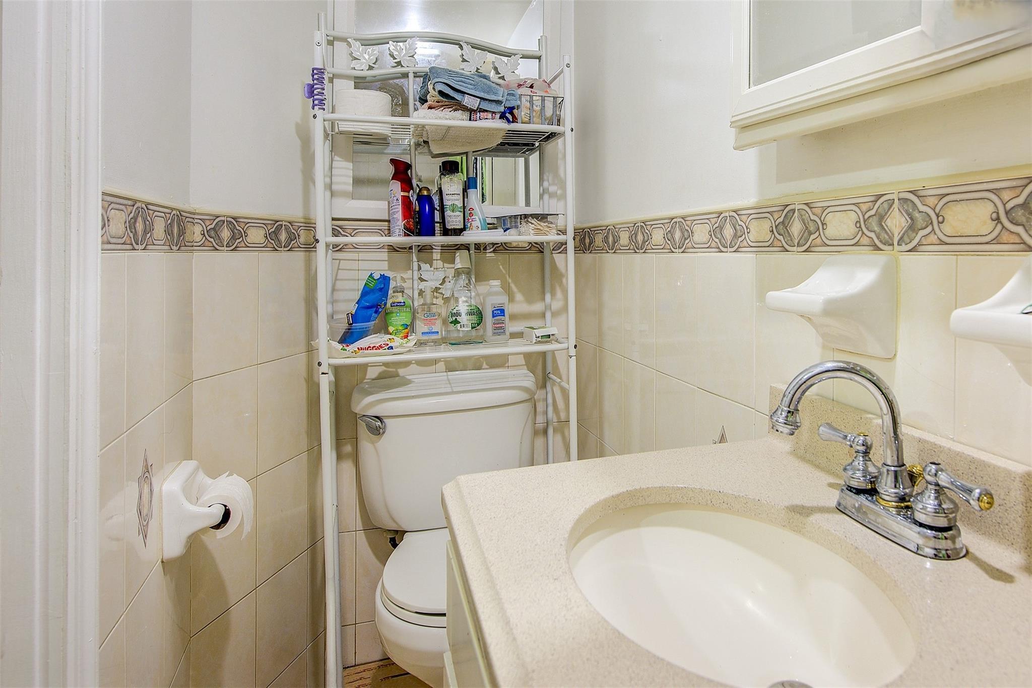 Single Family 68th  Queens, NY 11378, MLS-876043-33