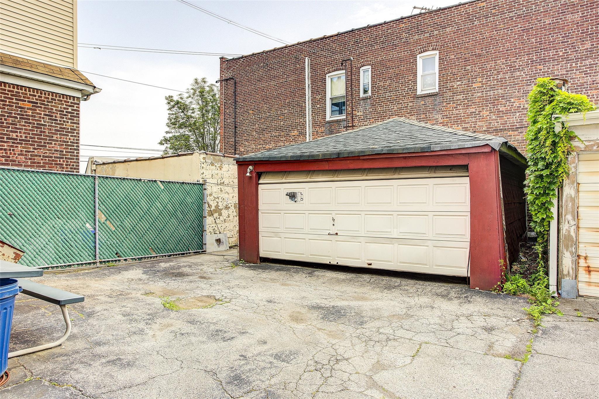 Single Family 68th  Queens, NY 11378, MLS-876043-37