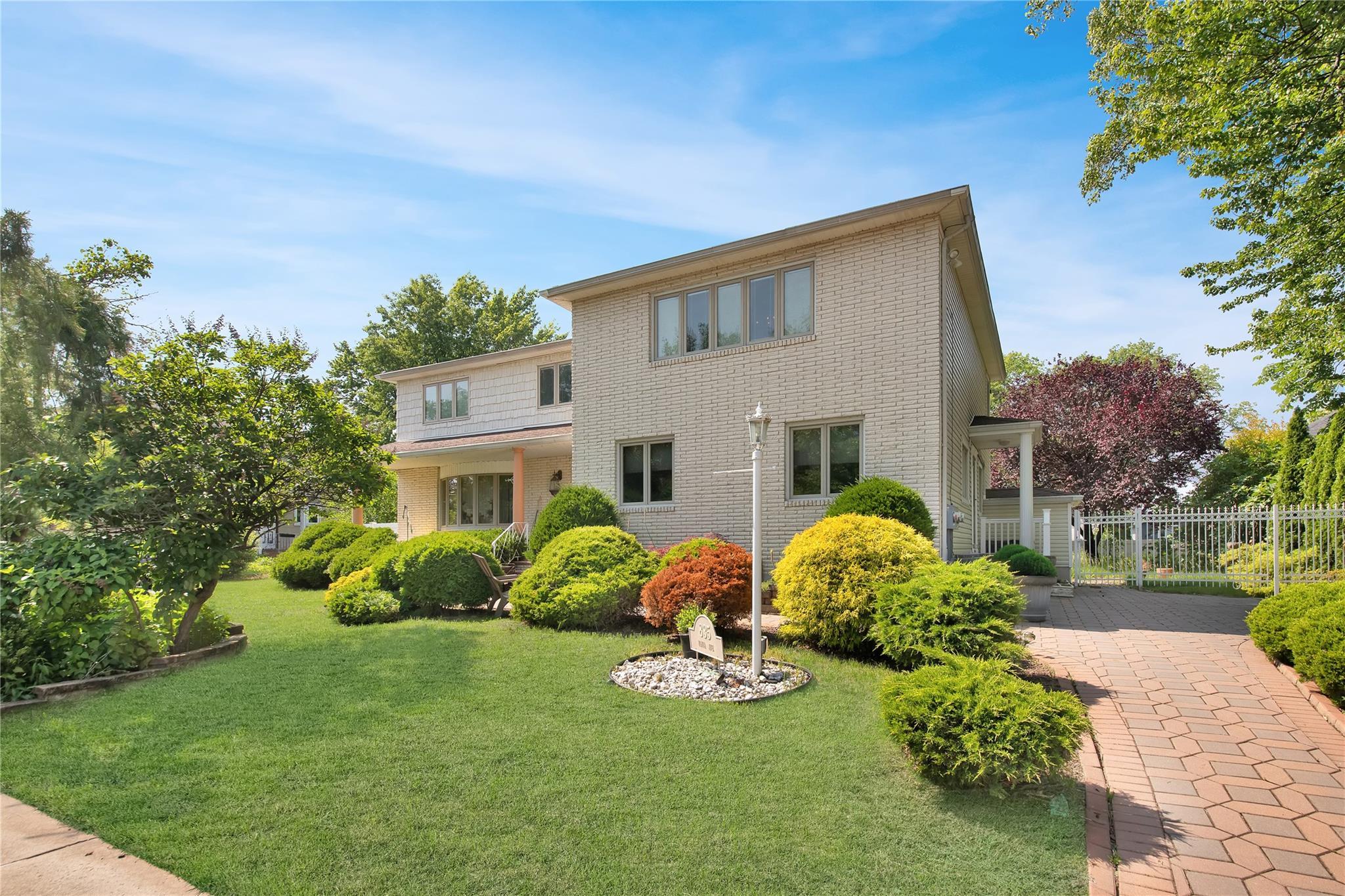 Single Family Ionia  Staten Island, NY 10309, MLS-876061-2