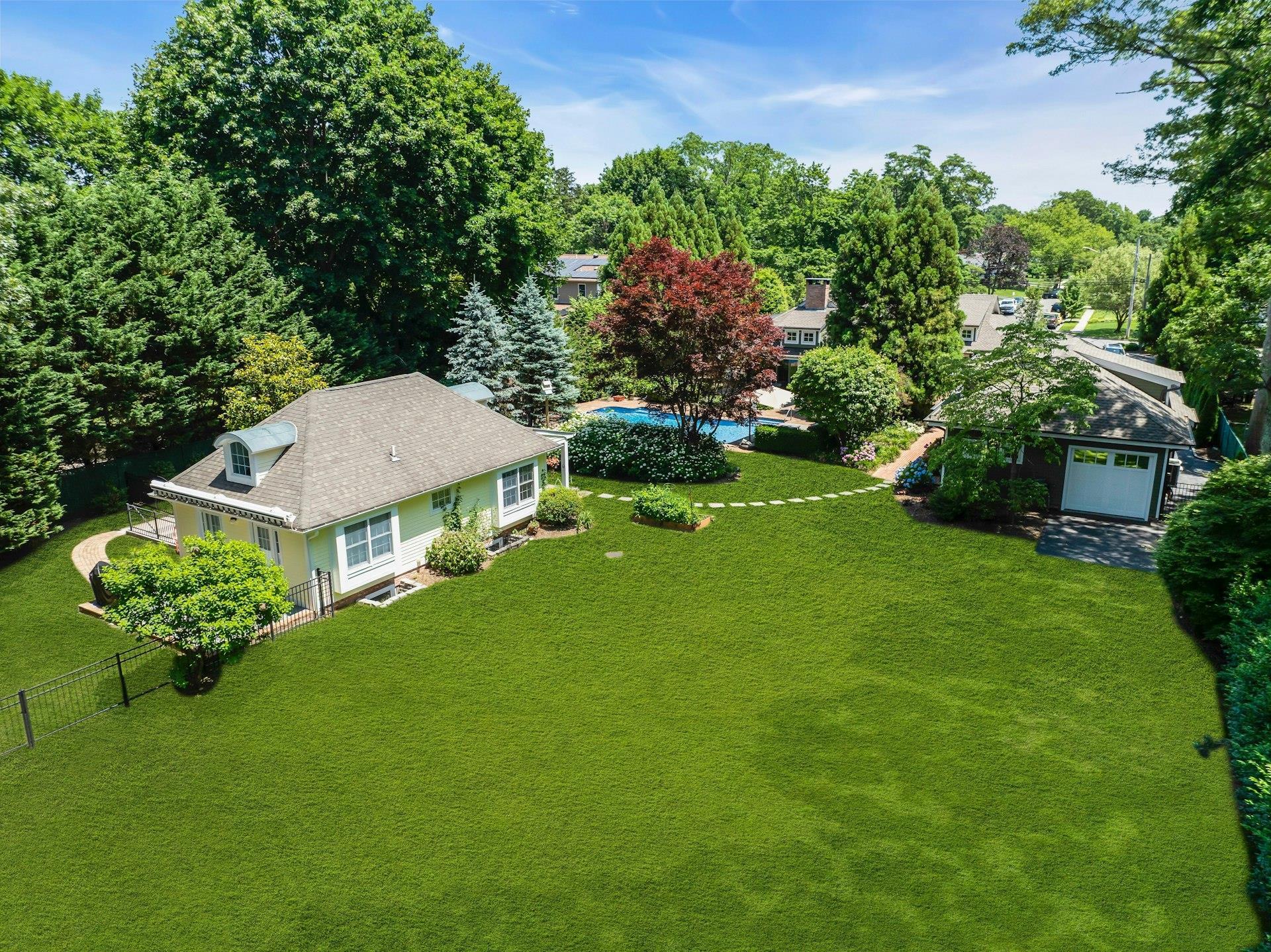 Single Family Cambon  Suffolk County, NY 11780, MLS-876074-3