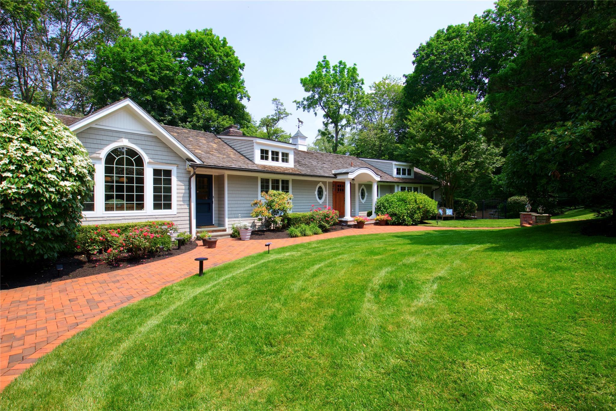 Single Family Gristmill  Nassau County, NY 11030, MLS-876079-3