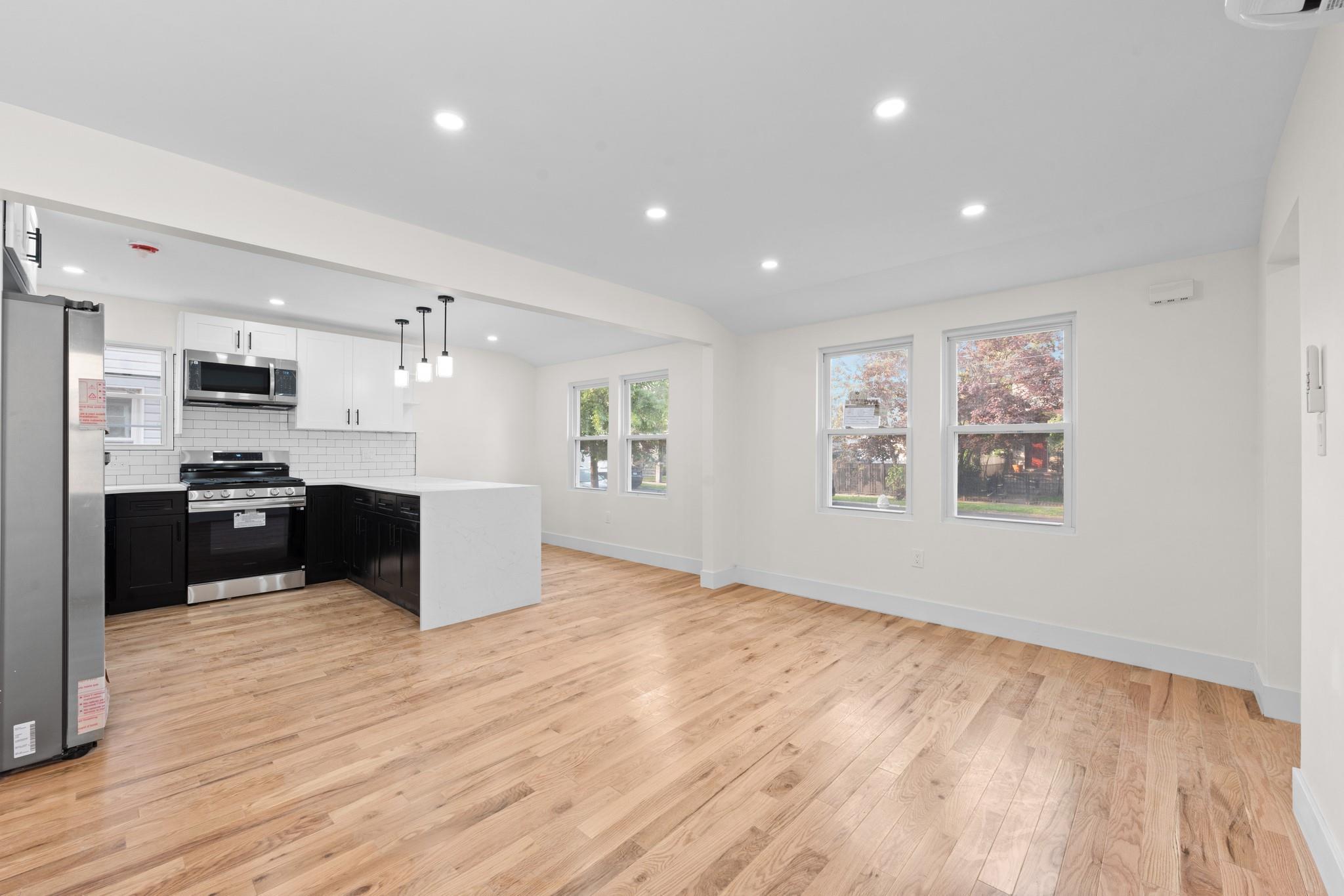 Single Family Milburn  Queens, NY 11413, MLS-876095-4