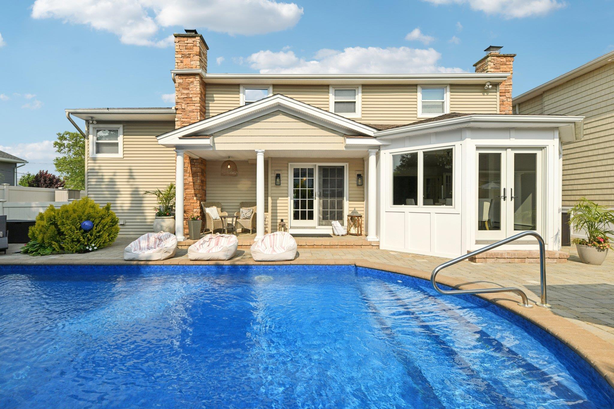 Single Family Queens  Nassau County, NY 11762, MLS-876131-37