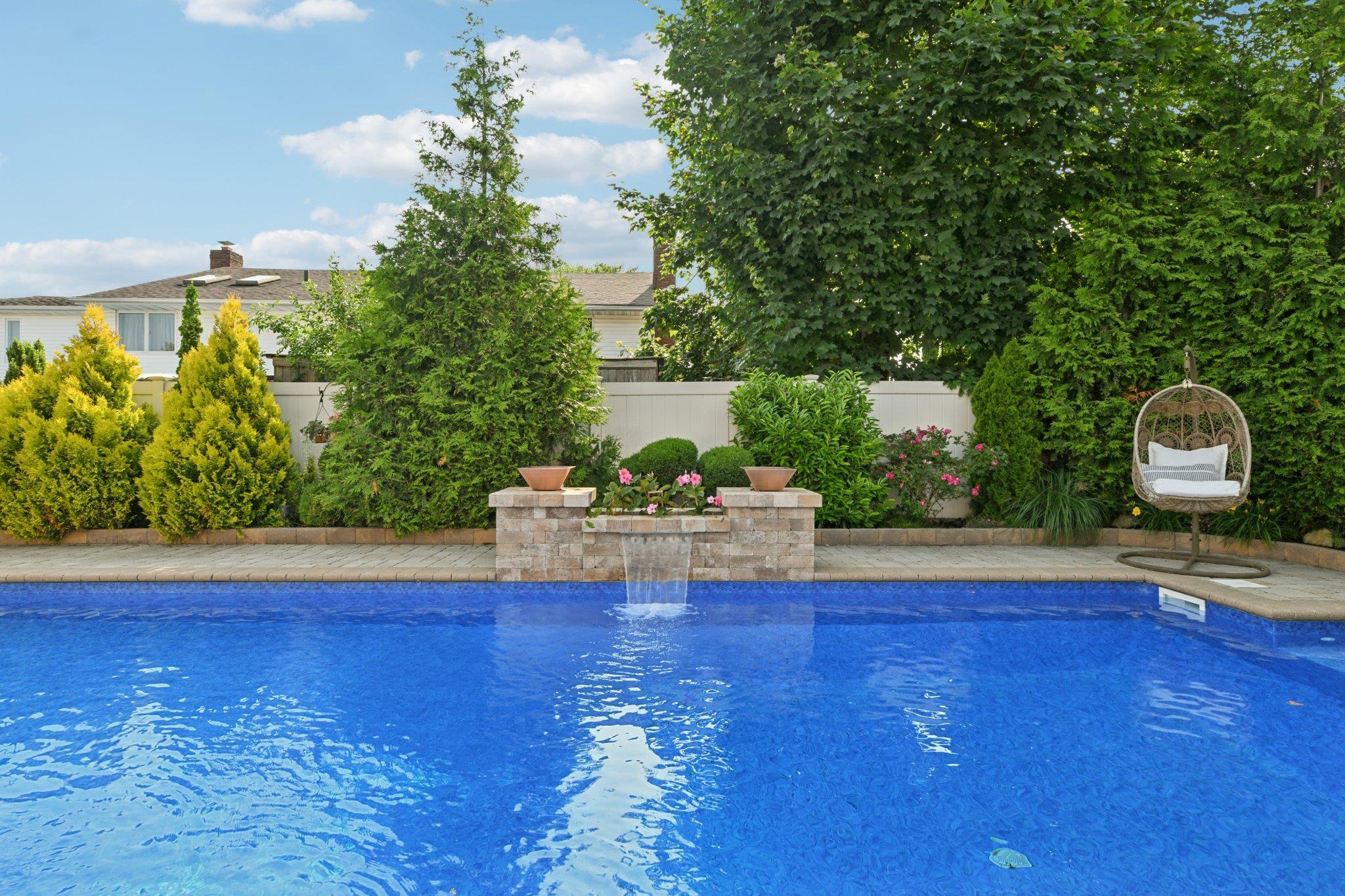 Single Family Queens  Nassau County, NY 11762, MLS-876131-39