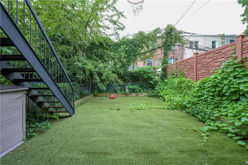 Single Family 29th  Brooklyn, NY 11235, MLS-876214-26