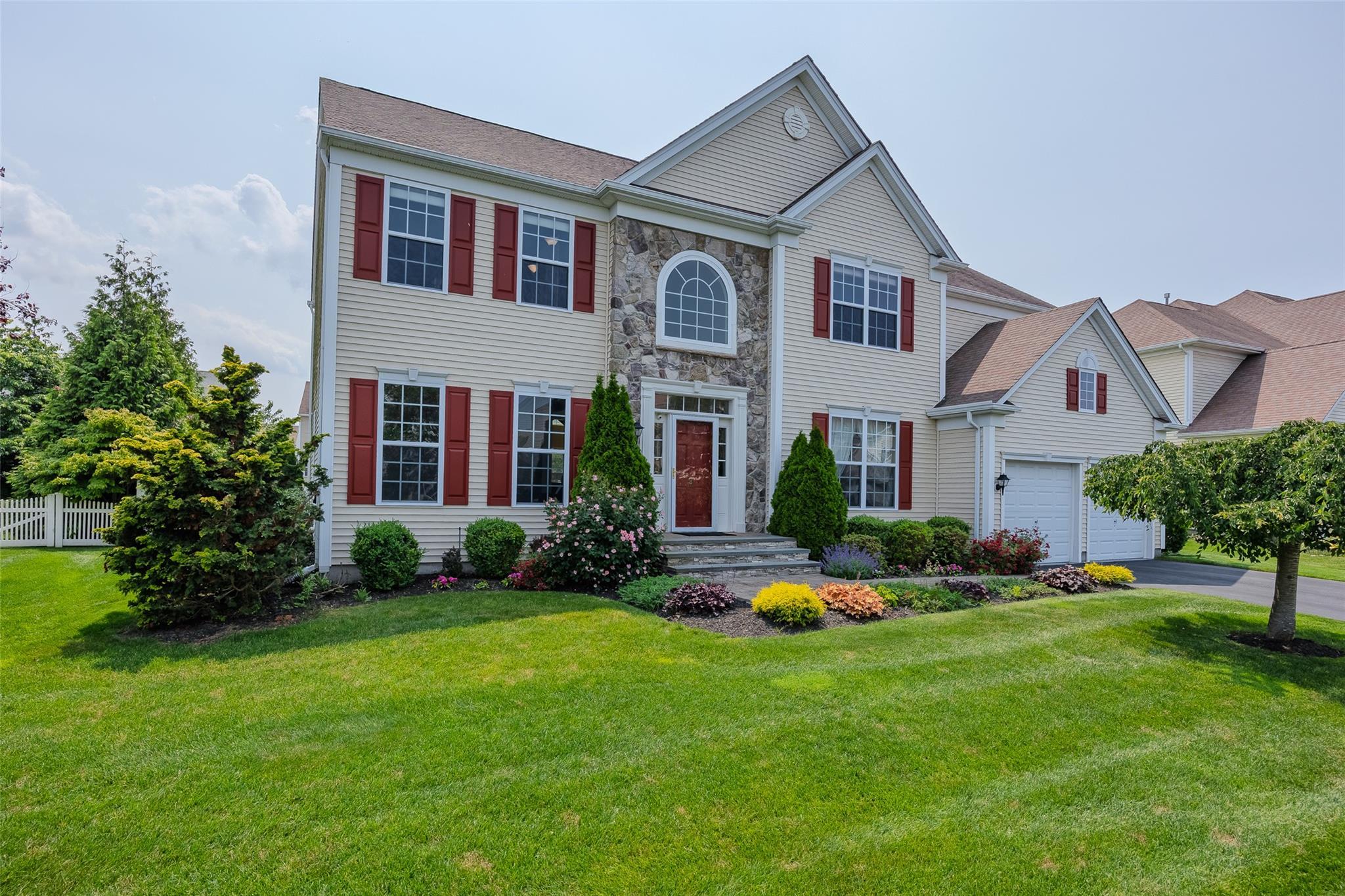 Single Family Avolet  Suffolk County, NY 11766, MLS-876268-2