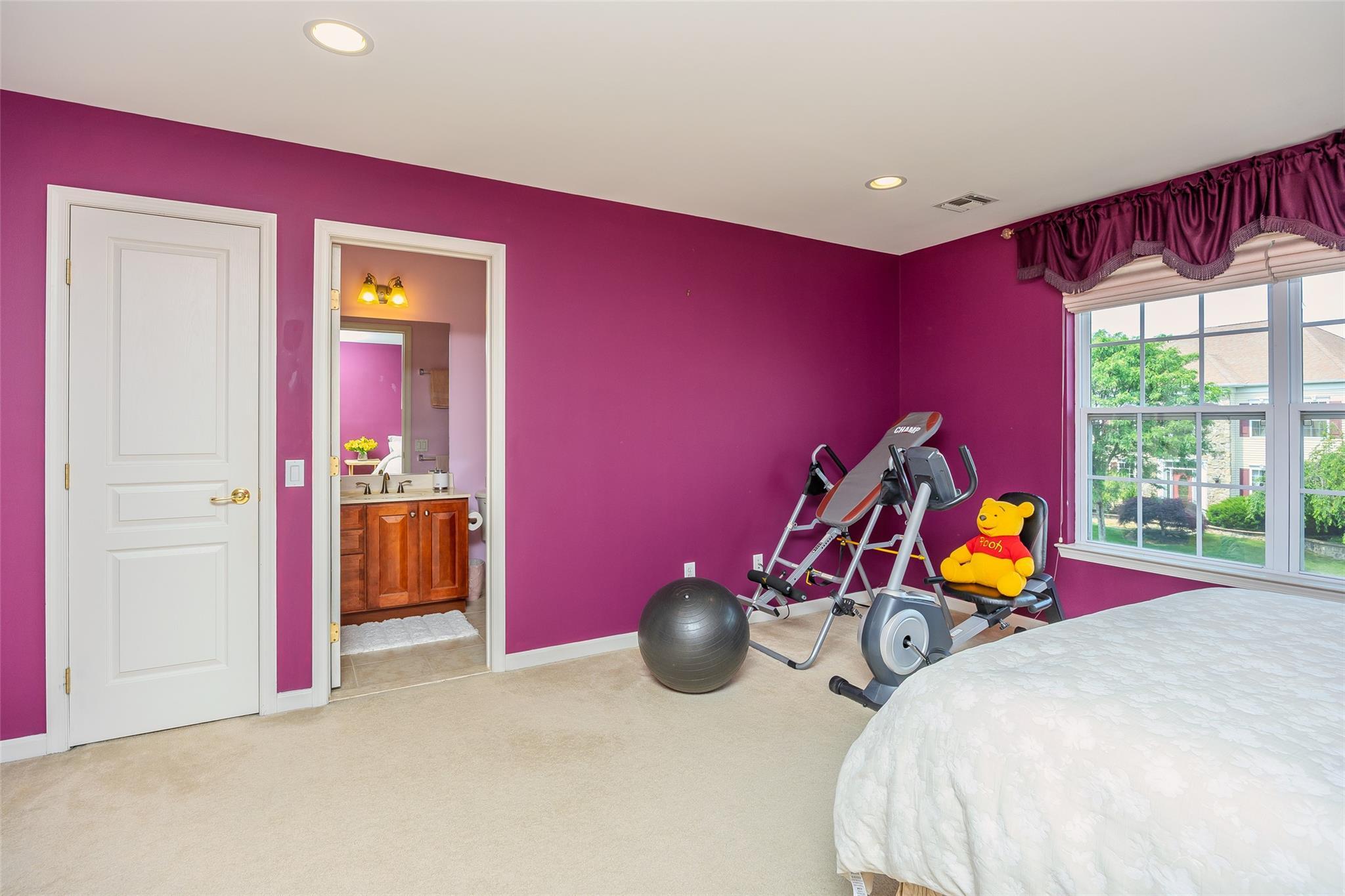 Single Family Avolet  Suffolk County, NY 11766, MLS-876268-32