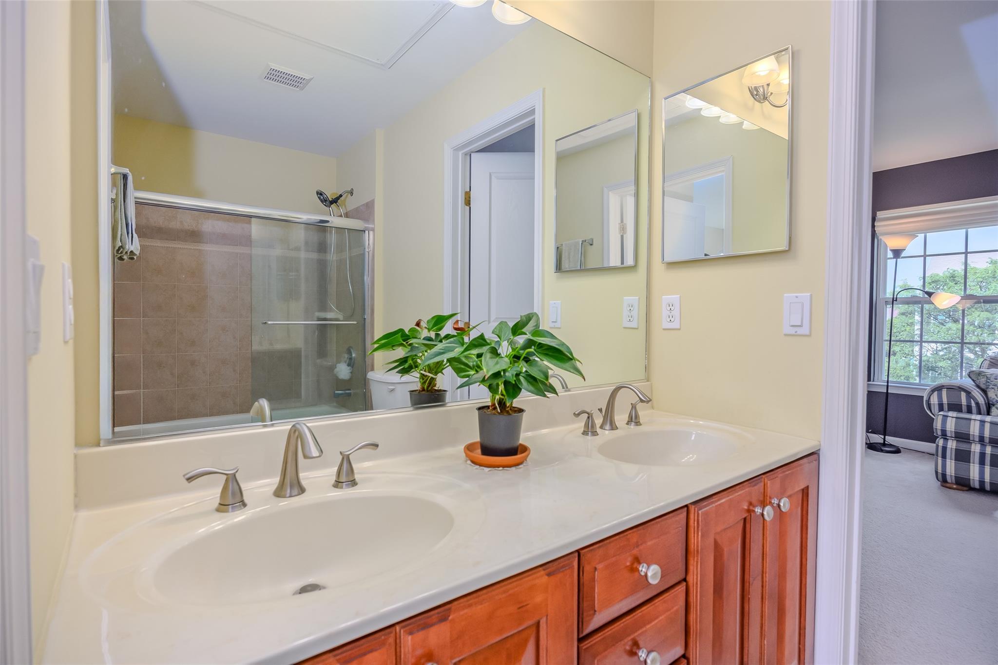 Single Family Avolet  Suffolk County, NY 11766, MLS-876268-38