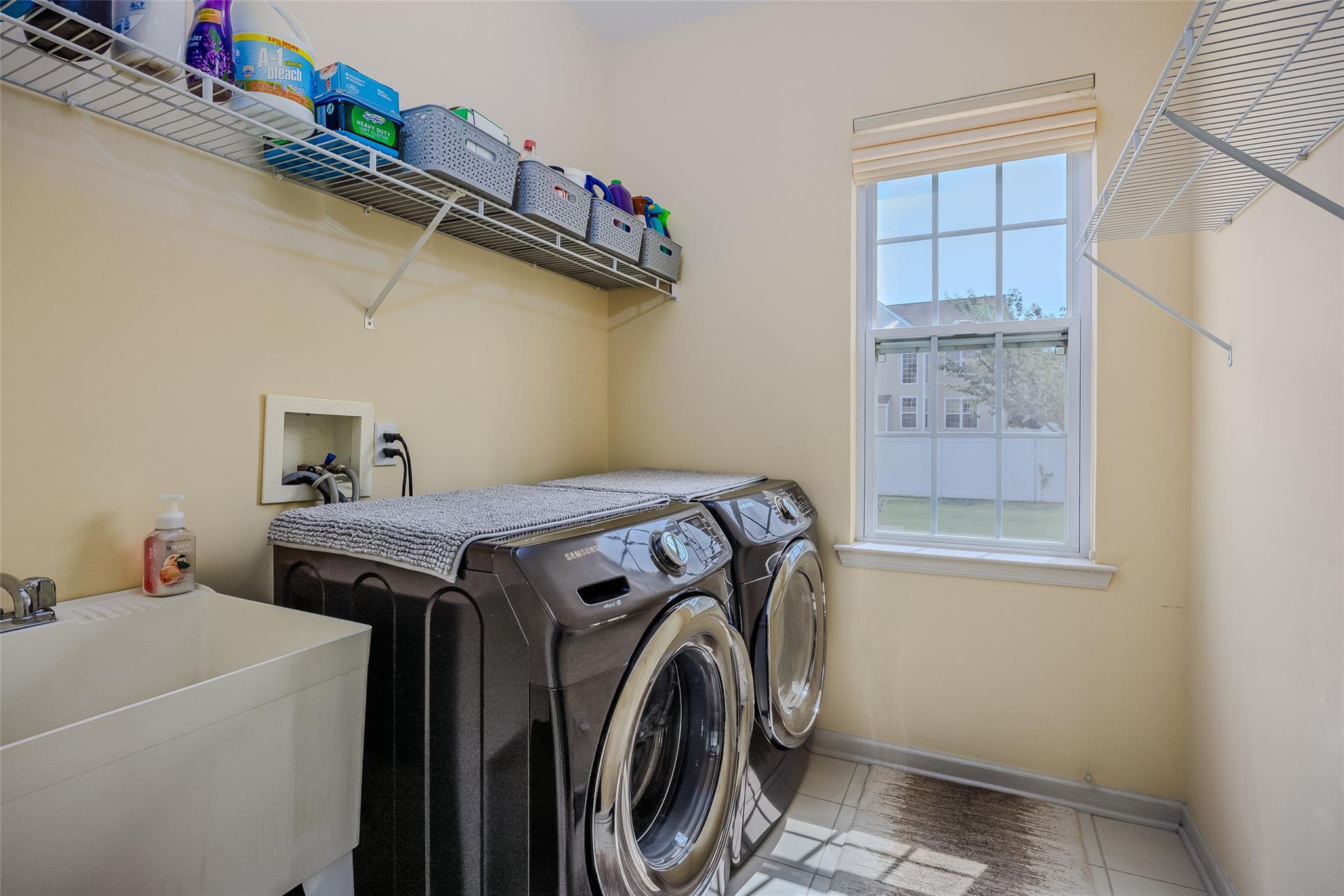 Single Family Avolet  Suffolk County, NY 11766, MLS-876268-39