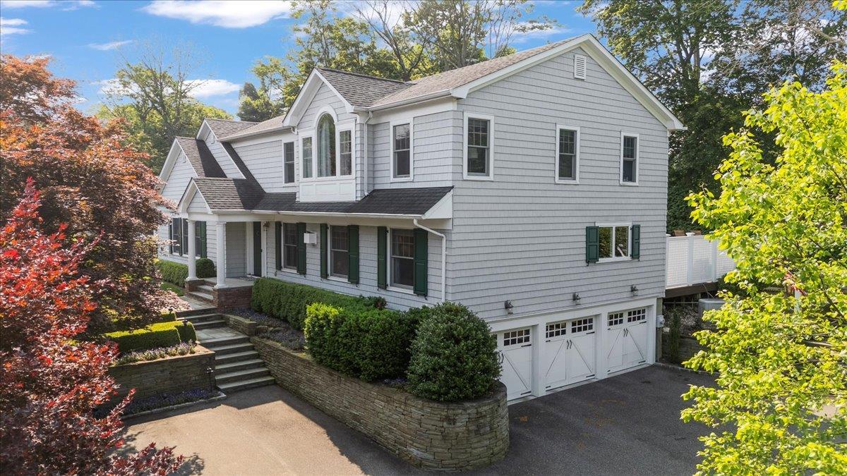 Single Family Halyard  Suffolk County, NY 11724, MLS-876279-2