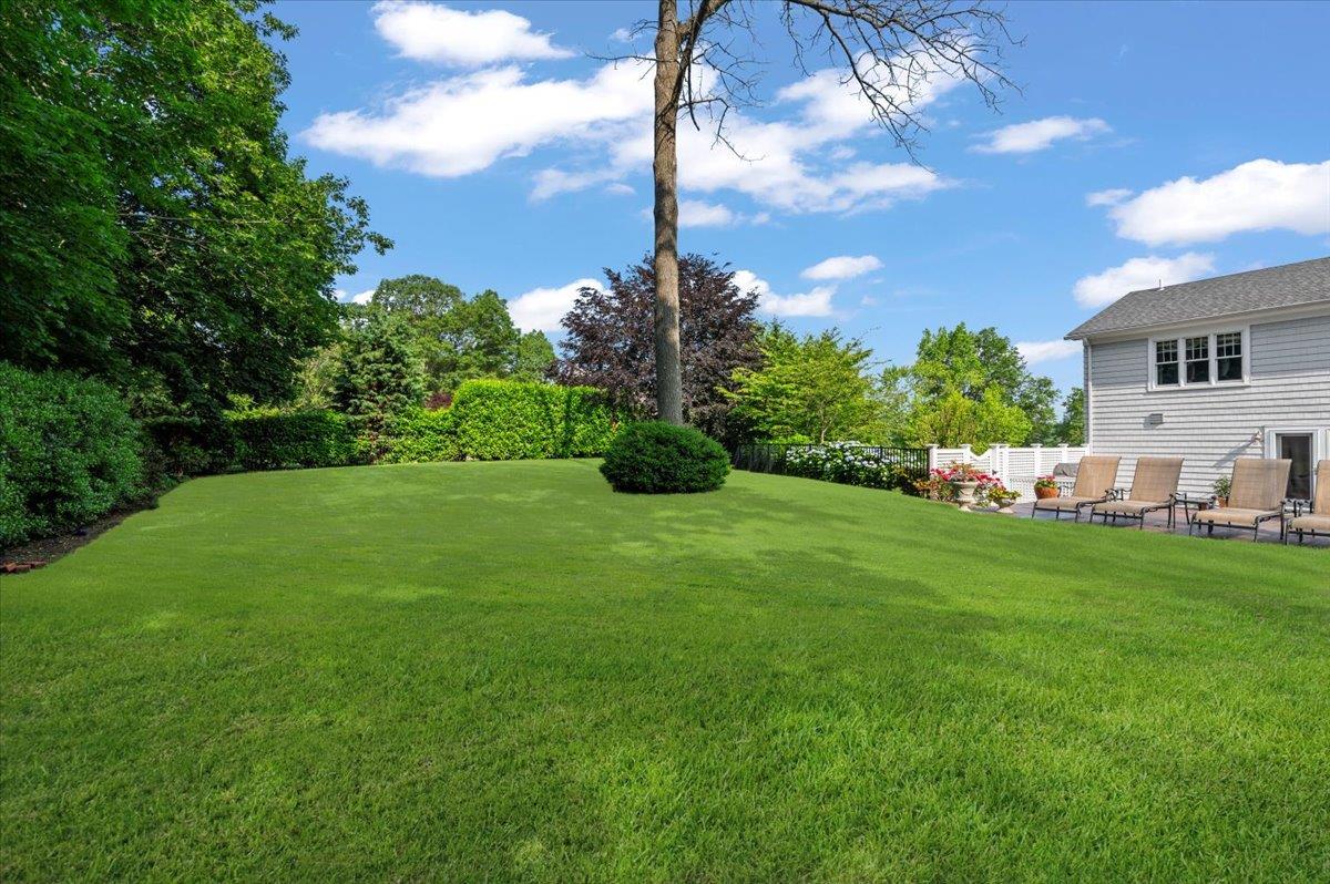 Single Family Halyard  Suffolk County, NY 11724, MLS-876279-31