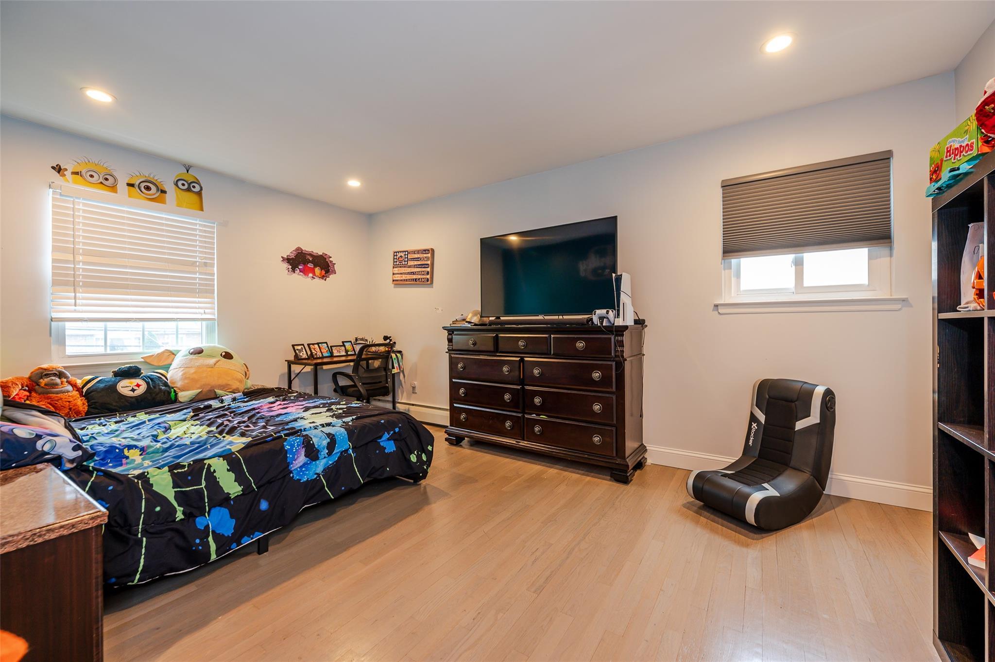 Single Family Riverside  Nassau County, NY 11572, MLS-876280-17