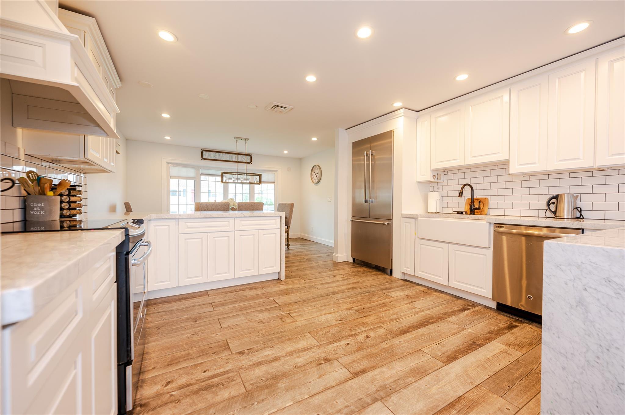 Single Family Riverside  Nassau County, NY 11572, MLS-876280-4