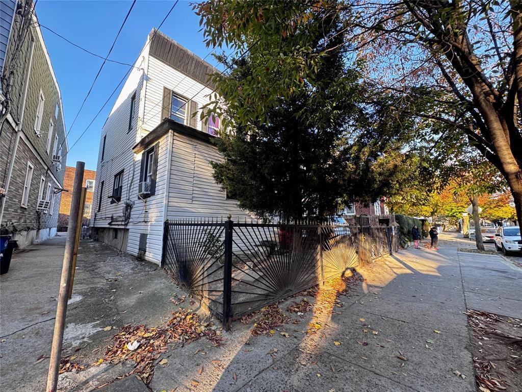 Single Family 35th Ave  Queens, NY 11368, MLS-876282-4