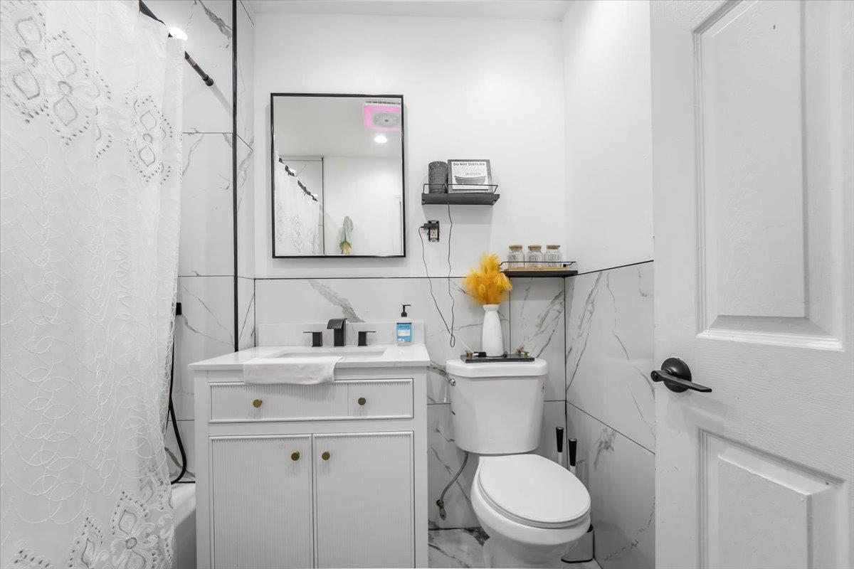 Single Family Baychester  Bronx, NY 10466, MLS-876284-17