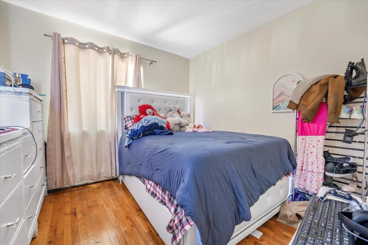 Single Family Baychester  Bronx, NY 10466, MLS-876284-21