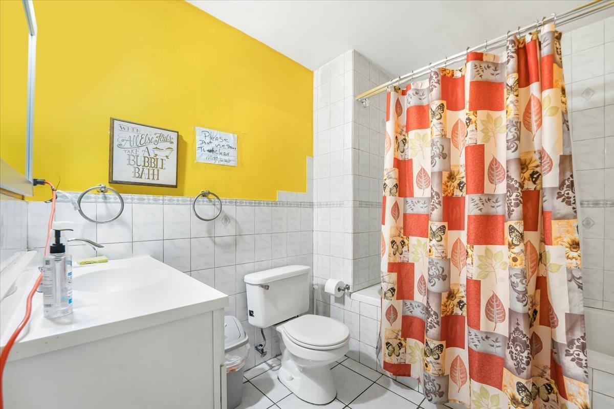 Single Family Baychester  Bronx, NY 10466, MLS-876284-25
