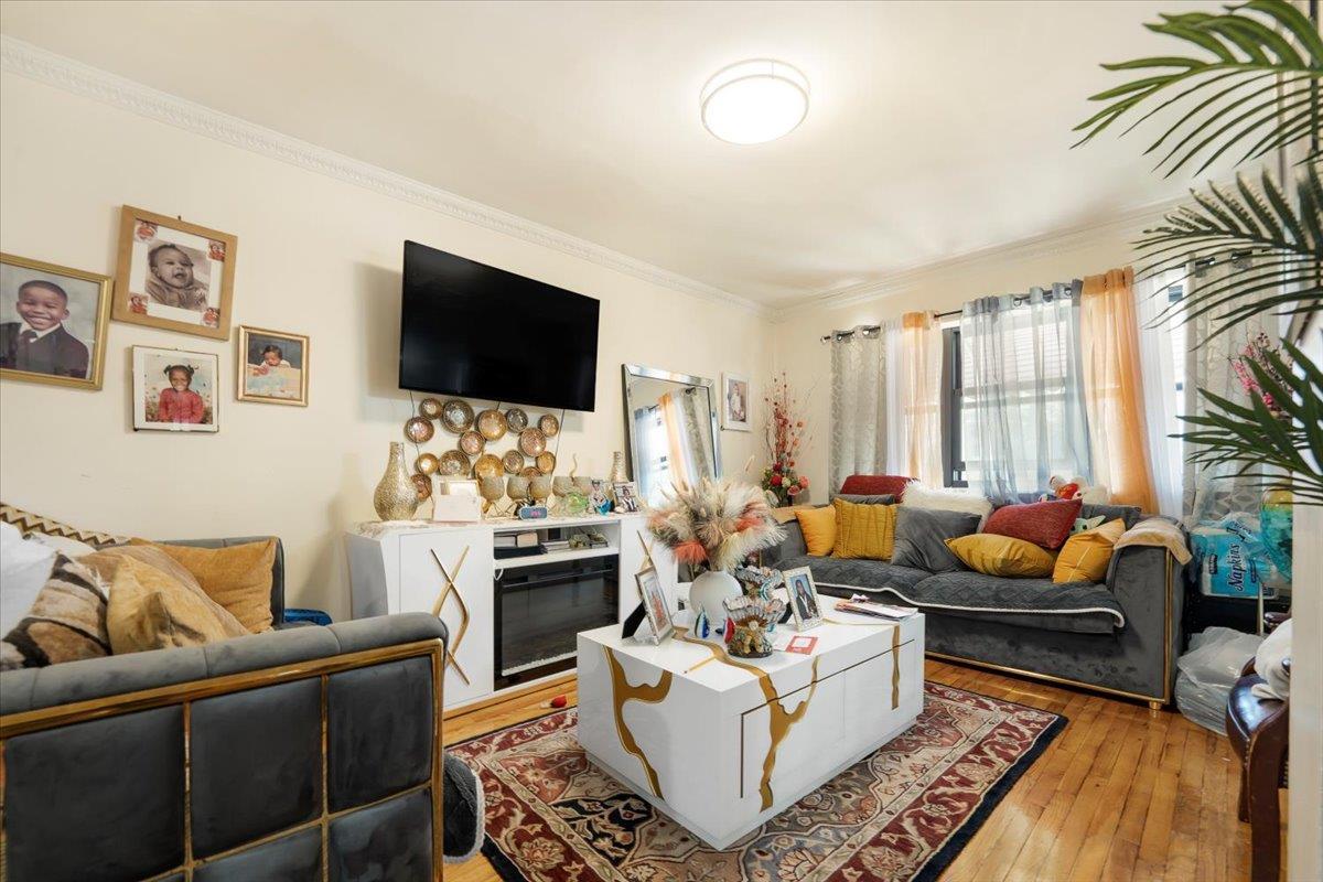 Single Family Baychester  Bronx, NY 10466, MLS-876284-4