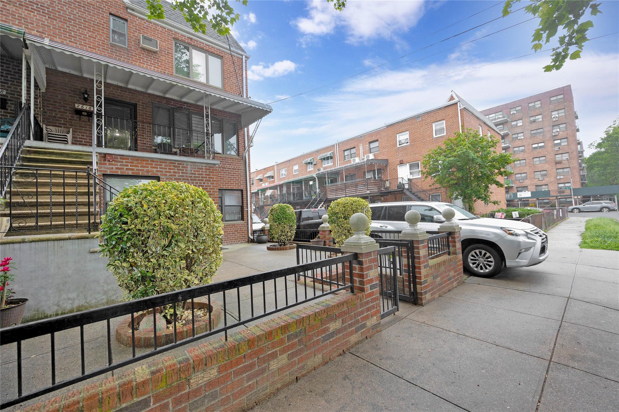 Single Family Brown  Brooklyn, NY 11235, MLS-876301-2