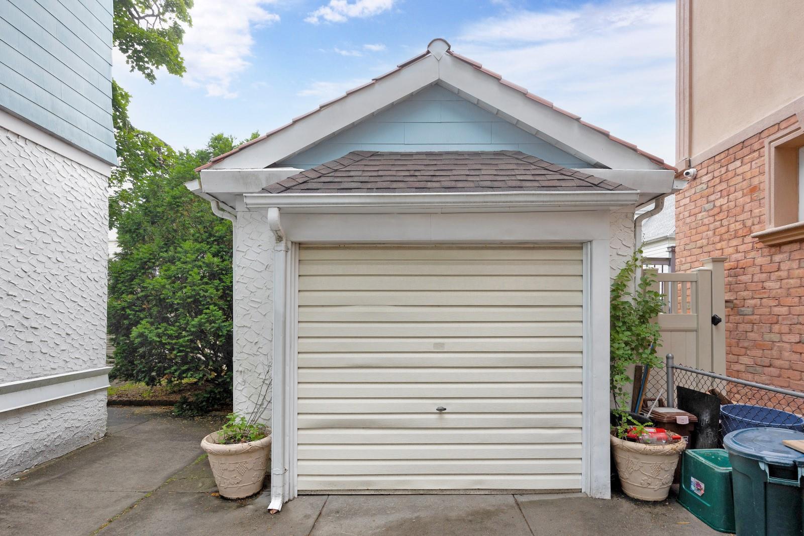 Single Family 79th  Queens, NY 11385, MLS-876323-21