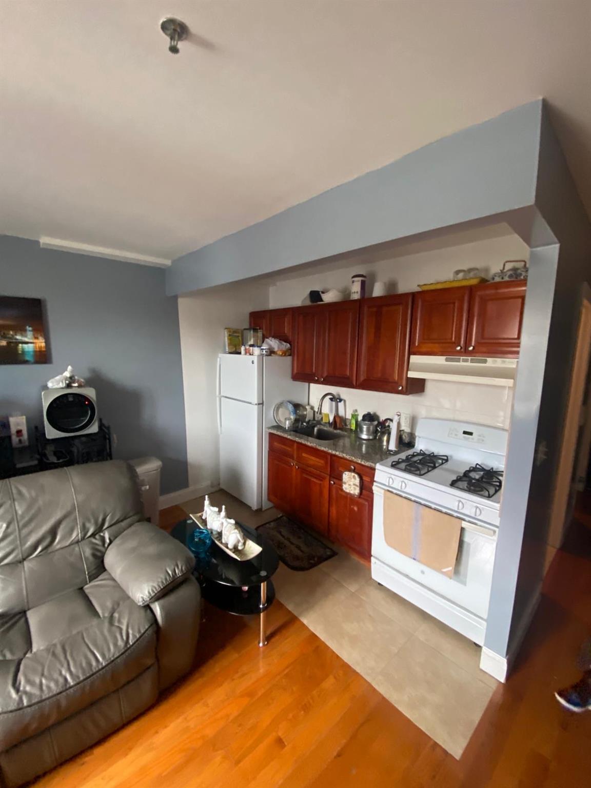 Single Family Rosedale  Bronx, NY 10460, MLS-876328-16
