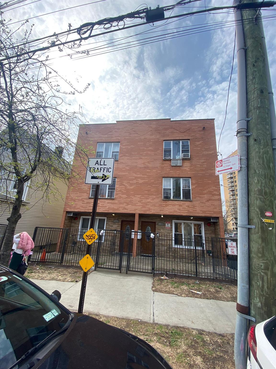 Single Family Rosedale  Bronx, NY 10460, MLS-876328-17