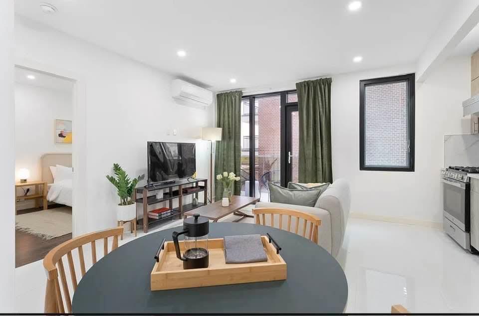 Condo Queens Blvd  Queens, NY 11415, MLS-876336-3