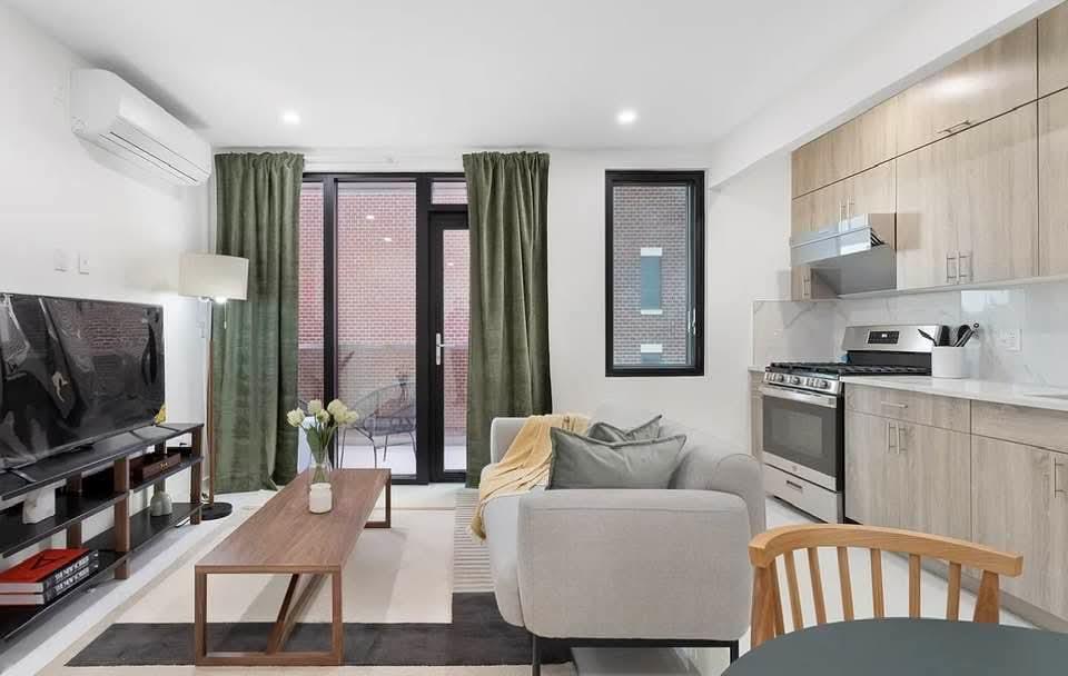 Condo Queens Blvd  Queens, NY 11415, MLS-876336-4