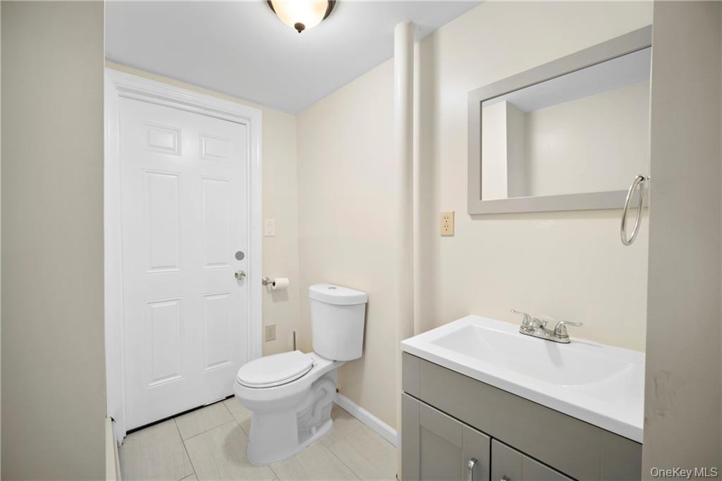 Single Family Main  Dutchess County, NY 12590, MLS-876371-11