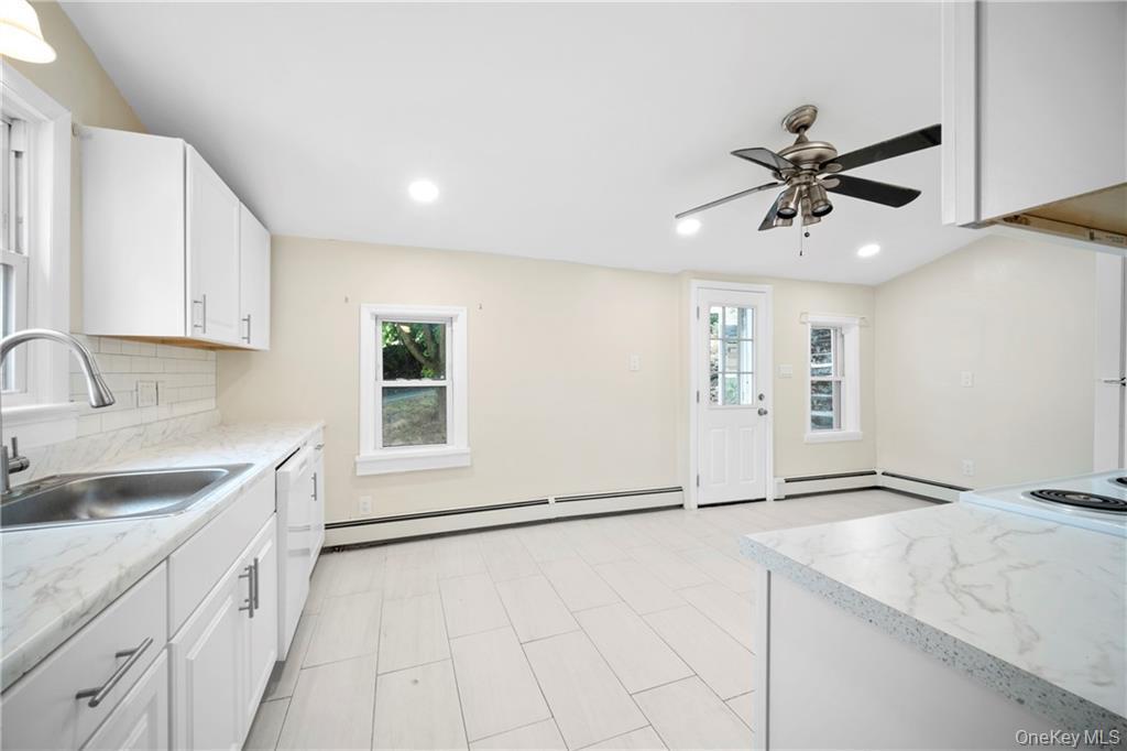 Single Family Main  Dutchess County, NY 12590, MLS-876371-2